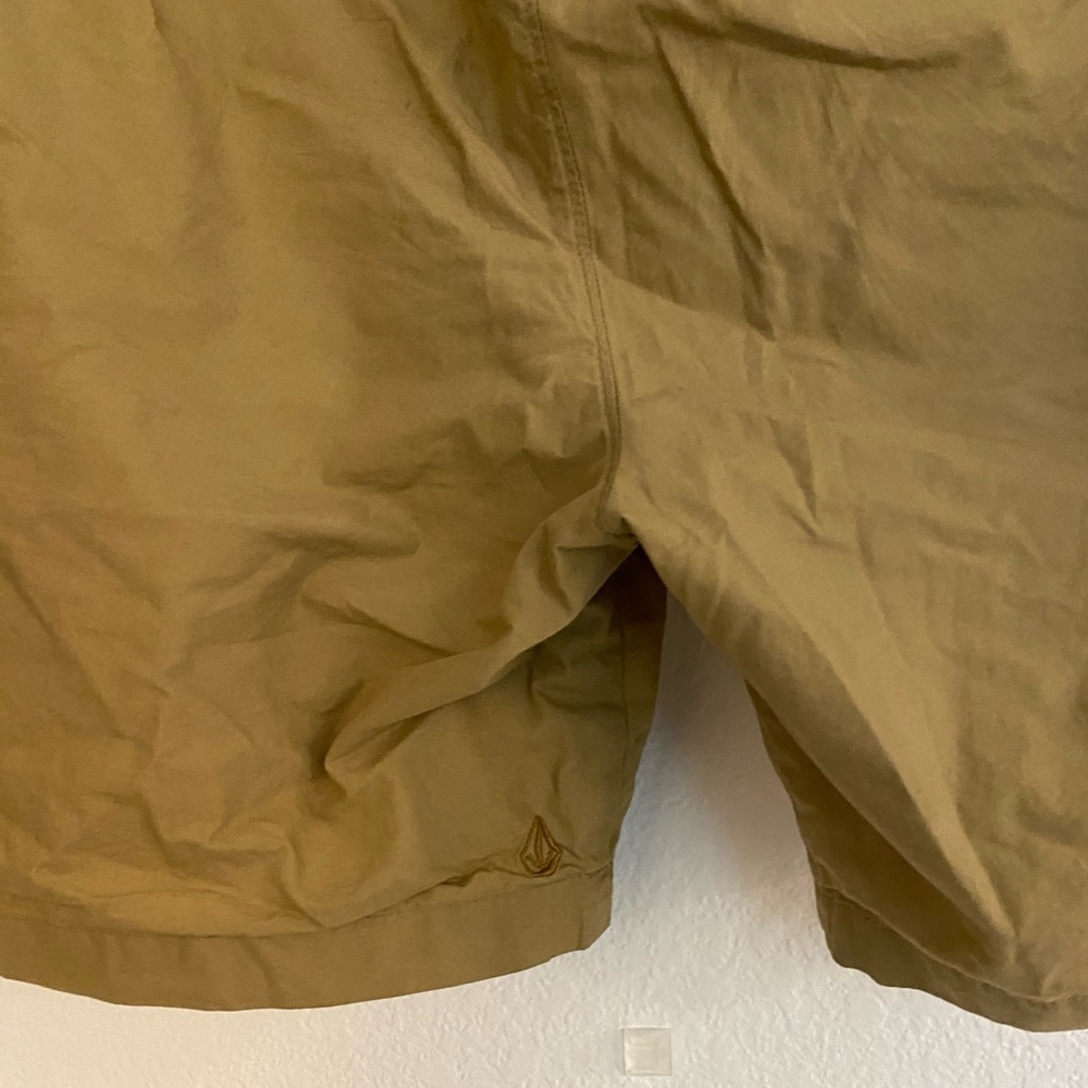 Volcom Shorts - Picture 5 of 8